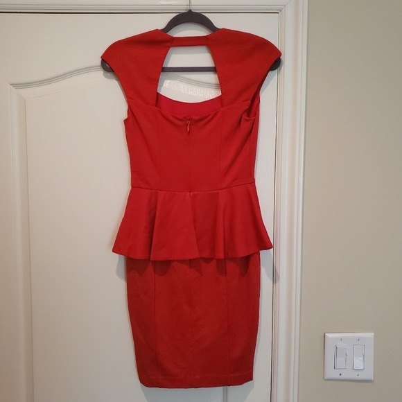 Bebe red mariah peplum dress with cap sleeves and back cut out detail size S - Picture 3 of 6